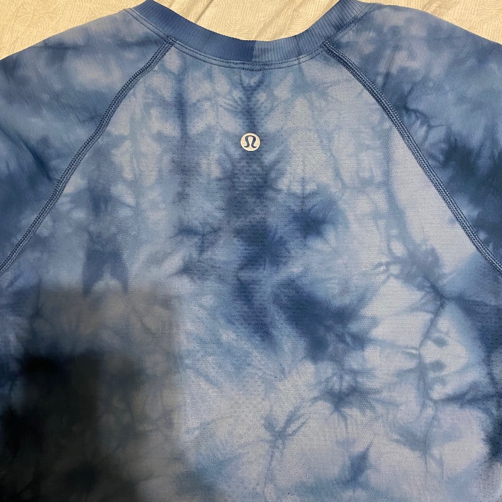 Lululemon Blue Tie-Dye Swiftly Top